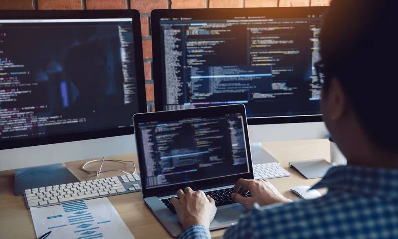 数据科学选型：R与Python如何赋能峨眉山网站建设？